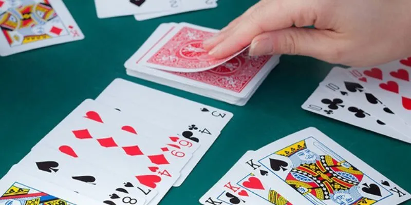Sự quan trọng khi biết đọc bài đối thủ trong Phỏm